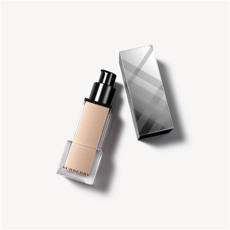 burberry fresh glow fluid base.